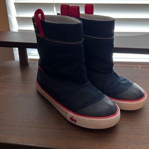 Waterproof boots.  Great condition.